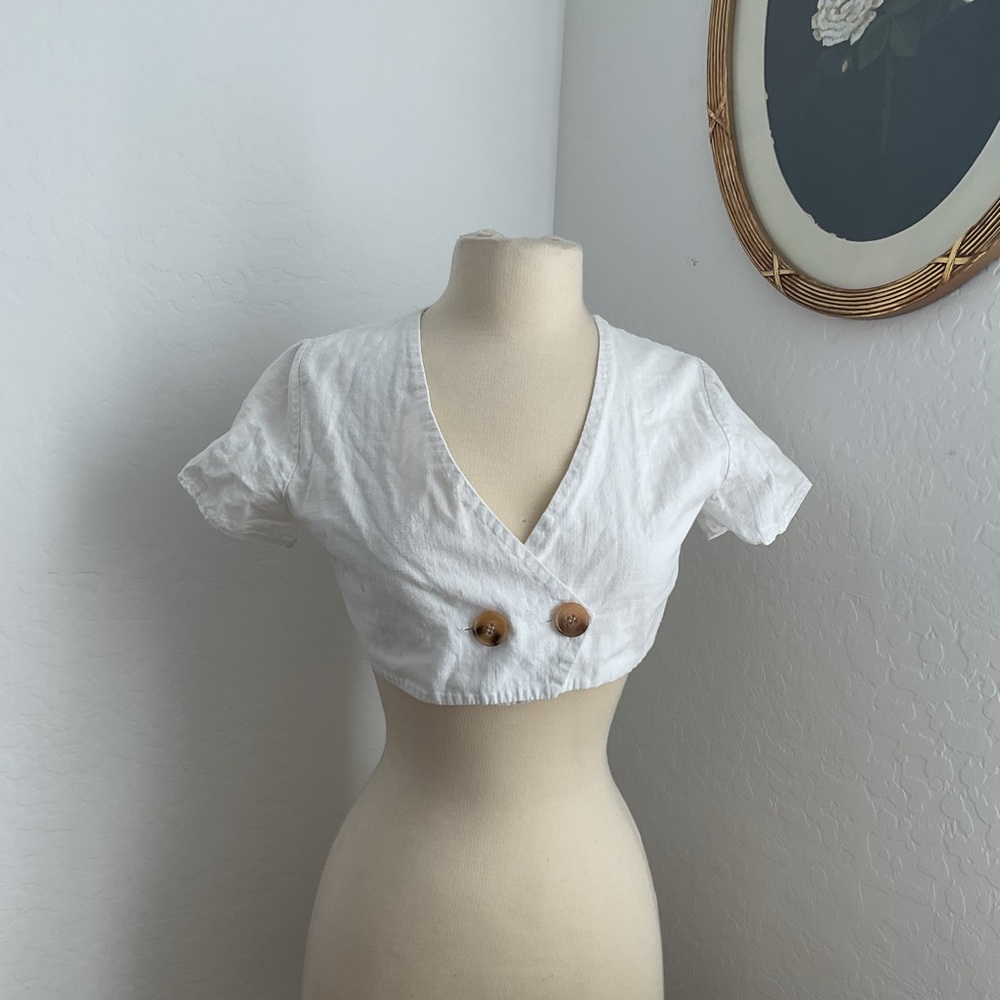 Reverse White Crop Blouse with Short Sleeves